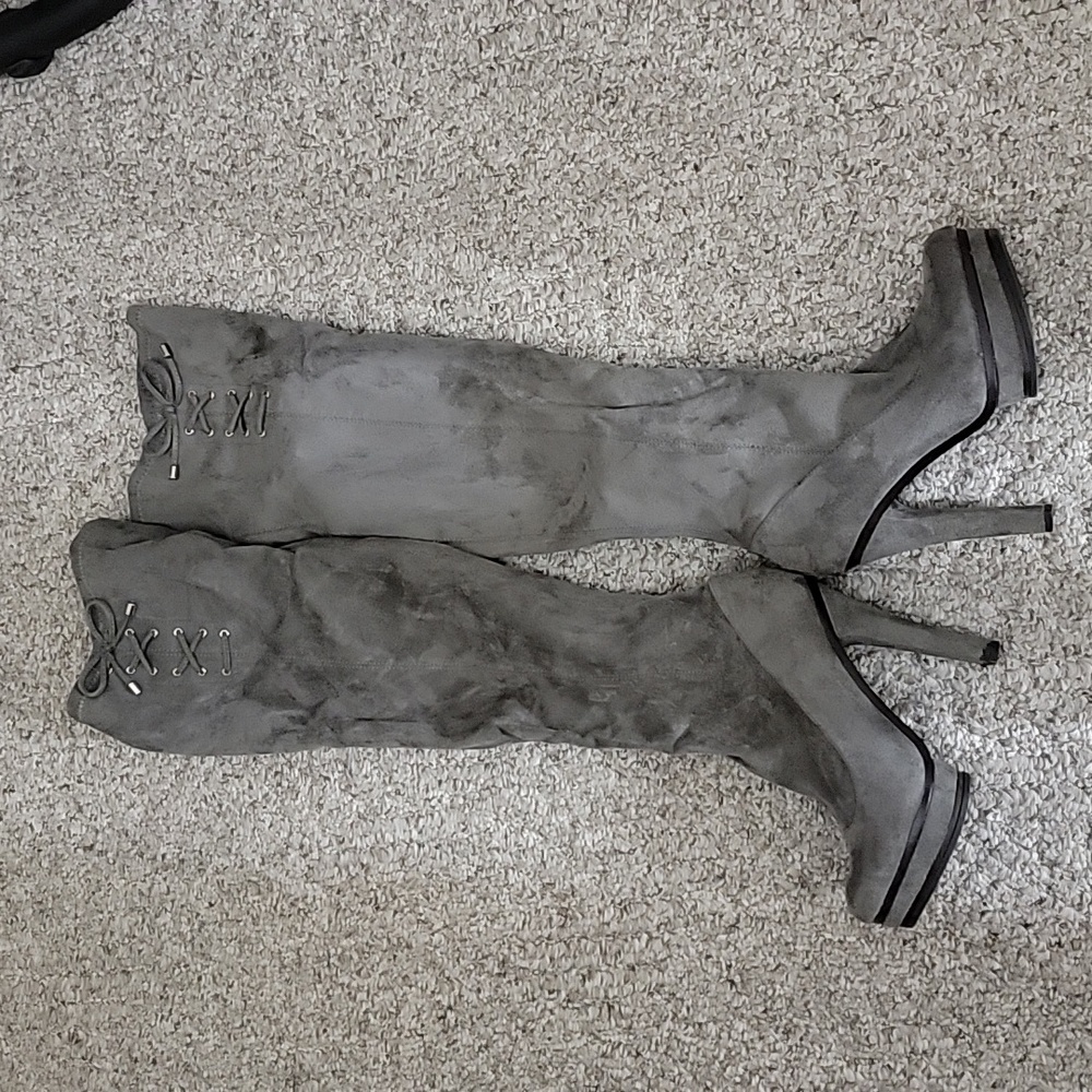 Jennifer Lopez Grey faux suede thigh-high boot size 7.5 (lighly used)